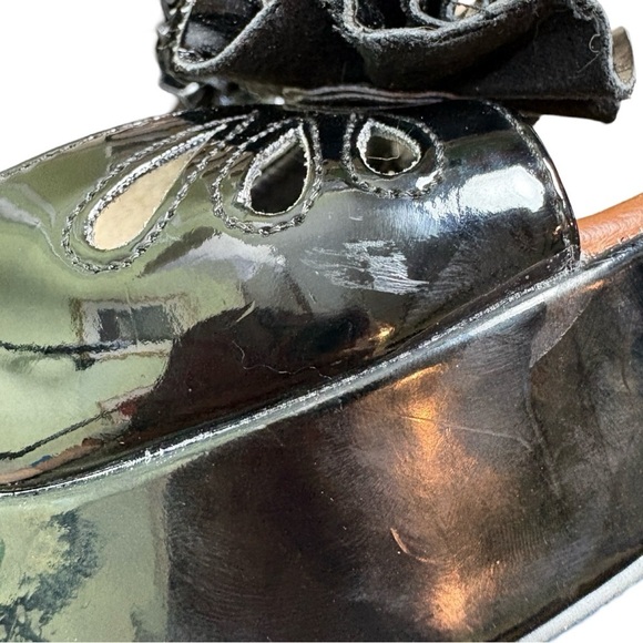 ⭐️SODA Black Patent Wedge Sandals with Rosette and Strap - Picture 8 of 9